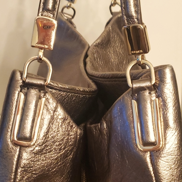Madison Metallic Leather Small Phoebe Shoulder Bag - Picture 8 of 14